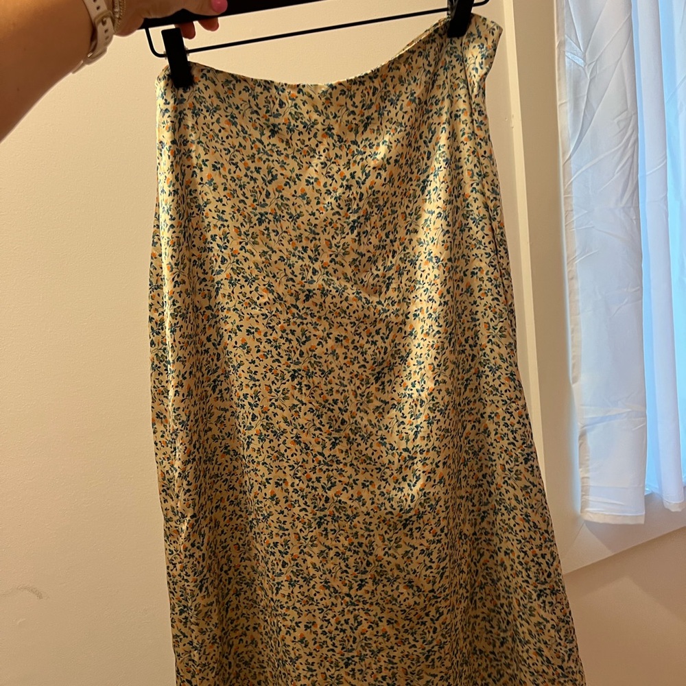 Zara Floral Cream and Green Women's Skirt